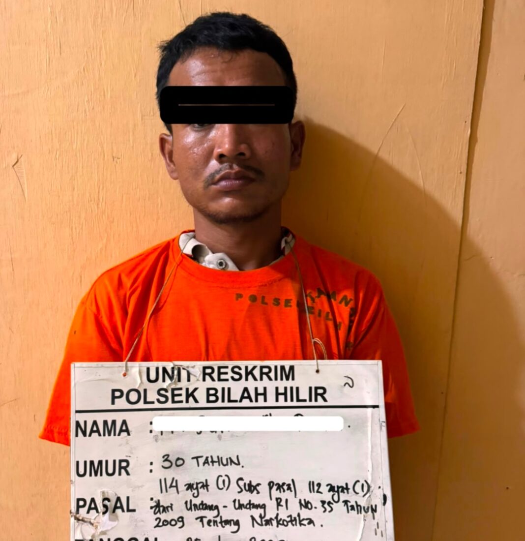 Pelaku pengedar narkotika jenis Sabu di Dusun Sidokukuh Desa Kampung Padang diamanakan Polisi.