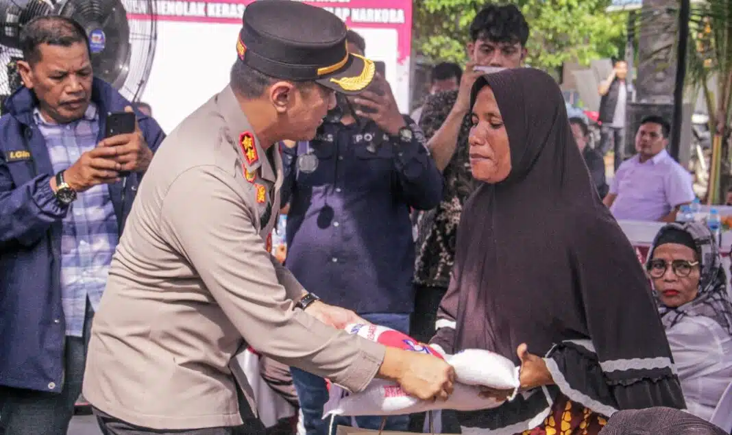 Polres Labuhanbatu menggelar kegiatan Sosialisasi dan Pemberian Bantuan Sosial (Bansos) di Posko Kampung Bebas dari Narkoba Lingkungan Bangunan, Kelurahan Padang Matinggi, Kecamatan Rantau Utara, Kabupaten Labuhanbatu, Jumat (19/6/2026).