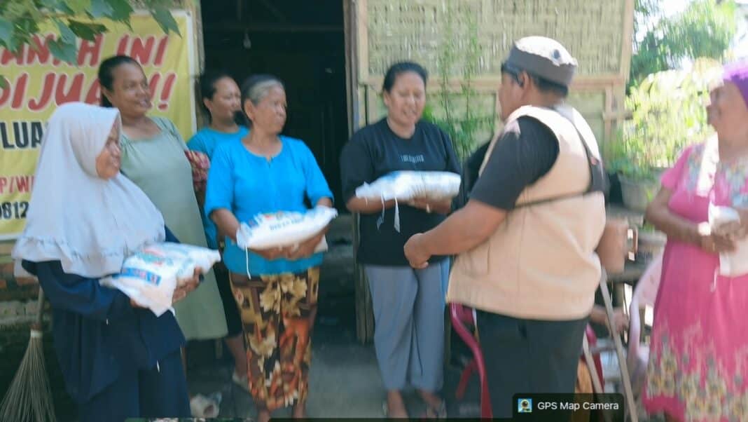 Tim KSJ turun langsung ke lapangan untuk memastikan bantuan yang diberikan tepat sasaran.