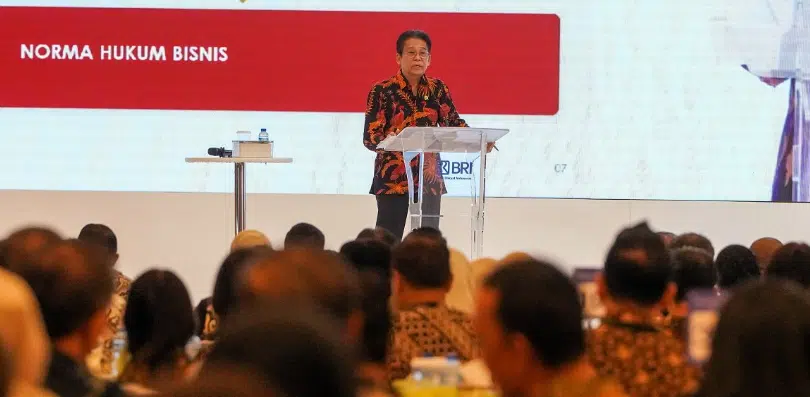 Wakil Ketua KPK Johanis Tanak menyampaikan materi mengenai integritas dan tata kelola perusahaan dalam Vendor Gathering PT Bank Rakyat Indonesia (BRI) di Menara BRILiaN, Jakarta, Selasa (14/7/2026), sekaligus menegaskan Business Judgement Rule tidak berlaku apabila direksi terbukti melakukan tindak pidana korupsi. (Foto Dok. Humas KPK RI)