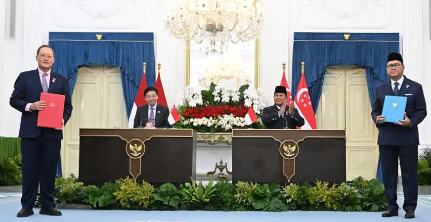 Presiden Prabowo dan PM Wong saat menyaksikan penandatanganan 26 dokumen kerja sama pada Leaders’ Retreat Indonesia–Singapura di Istana Merdeka, Jakarta, Senin (06/07/2026). (Foto: BPMI Setpres)