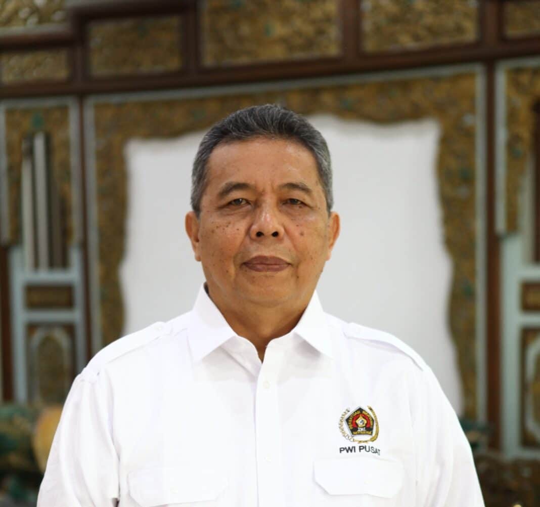 Foto semasa Hidup: Wartawan senior sekaligus Anggota Dewan Kehormatan PWI Pusat H. Diapari Sibatangkayu meninggal dunia di RS Polri Jakarta, Sabtu (4/7/2026). Almarhum dikenang sebagai sosok yang berdedikasi tinggi dalam menjaga integritas organisasi dan menegakkan kode etik jurnalistik. 