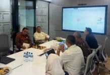 Telkomsel Siapkan Akses Internet Gratis Dukung Pembelajaran GASING di Dairi Bupati Dairi, Vickner Sinaga didampingi Kadis Pendidikan bertemu managemen Telkomsel membahas dukungan akses internet untuk metode pembelajaran Gasing di satuan pendidikan di Kabupaten Dairi. (Istimewa)