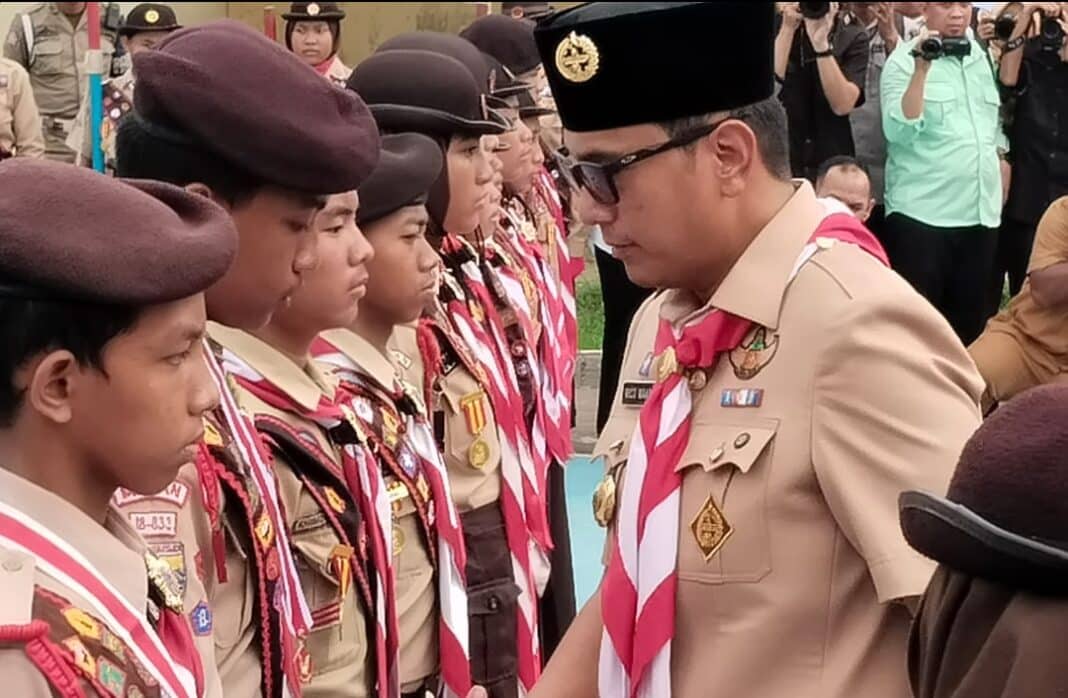 Wali Kota Medan Rico Tri Putra Bayu Waas melepas kontingen Kota Medan yang akan mengikuti Jambore Nasional XII Tahun 2026 di Taman Cadika, Medan, Senin (10/8/2026). Rico berpesan agar peserta disiplin dan menjaga nama baik Kota Medan.