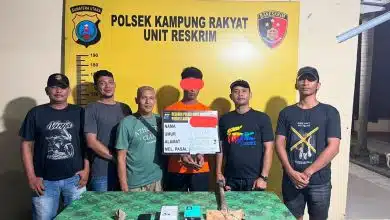 Tim Opsnal Polsek Kampung Rakyat mengamankan AR alias Rojab (23), terduga pelaku pencurian dengan kekerasan terhadap pasangan suami istri di Desa Tanjung Mulia, Labuhanbatu Selatan, setelah hampir tujuh bulan penyelidikan. (Foto Dok. Humas Polda Sumut)