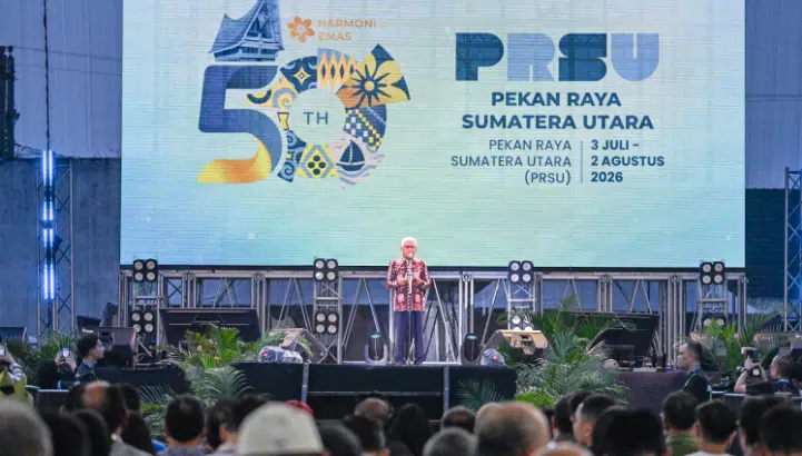 Wakil Gubernur Sumatera Utara Surya menutup PRSU 2026 di Jalan Jenderal Gatot Subroto, Medan, Minggu (2/8/2026). PRSU 2026 mencatat putaran uang sekitar Rp50 miliar dan total kunjungan 161.309 orang selama penyelenggaraan satu bulan. (Foto Dok. Kominfo Sumut)