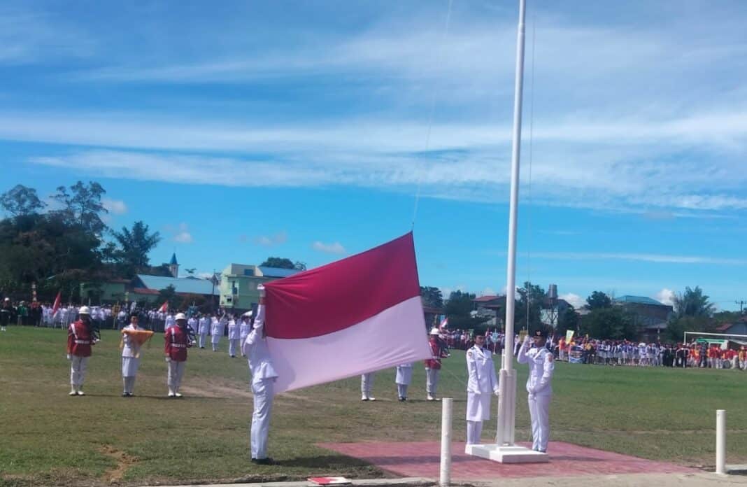 Paskibraka sukses melaksanakan tugas pada peringatan detik-detik Proklamasi Kemerdekaan Ke-81 RI, di stadion Sidikalang, Senin (17/8/2026). (DETEKSI.co/Parulian Nainggolan)