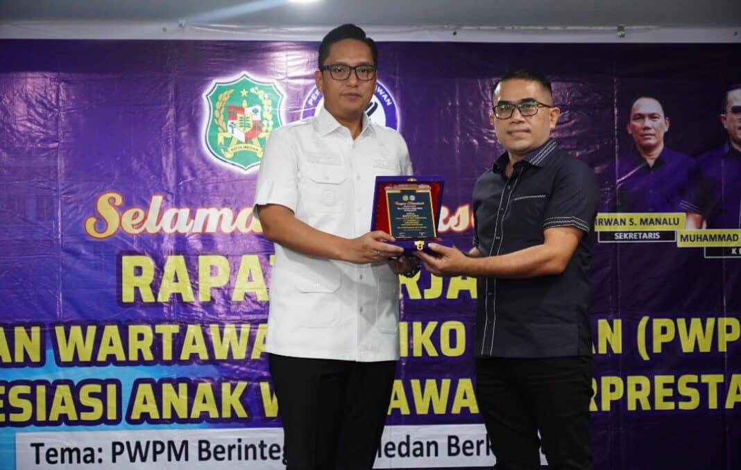 Wali Kota Medan Rico Tri Putra Bayu Waas mendorong Persatuan Wartawan Pemko Medan (PWPM) memperkuat profesionalisme organisasi dan meningkatkan kualitas pemberitaan, pesan tersebut disampaikan Rico saat menghadiri Rapat Kerja (Raker) I PWPM Tahun 2026 di Hotel Madani Medan, Rabu (19/8/2026).