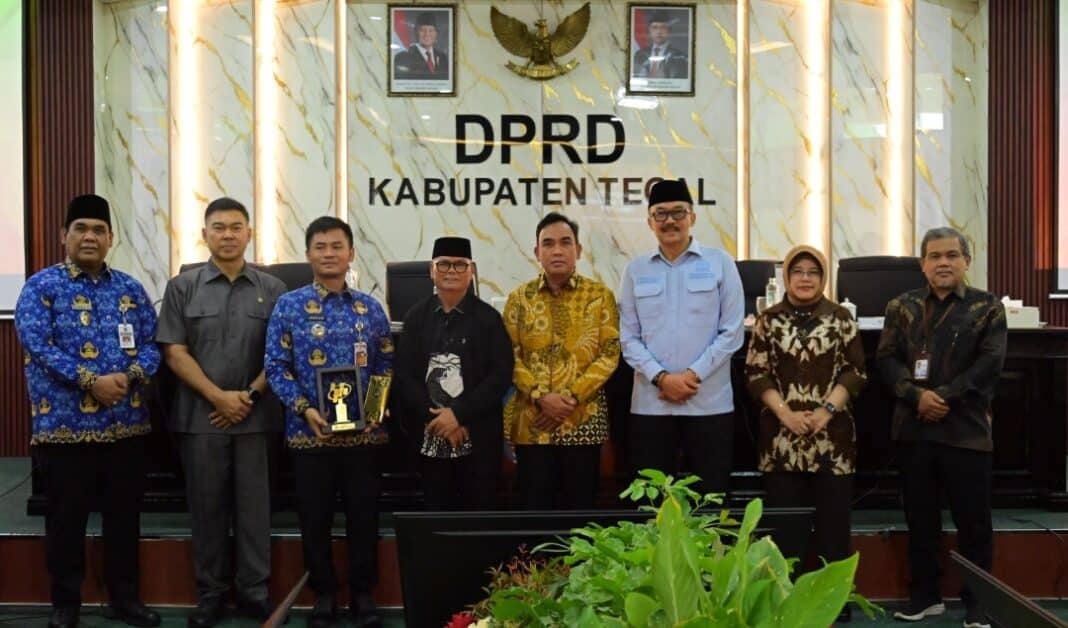 Ketua Komisi X DPR RI Agung Widyantoro memimpin kunjungan kerja Panja RUU tentang Statistik ke Kabupaten Tegal, Jawa Tengah, Kamis (17/9/2026), untuk menyerap masukan terkait akurasi, pemutakhiran, dan pemanfaatan data dalam penyusunan kebijakan.(Foto Dok. Alya/Karisma)