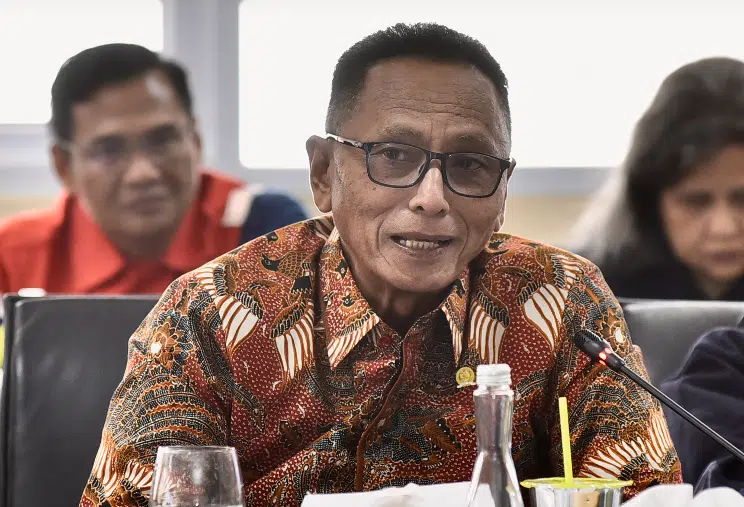 Anggota Komisi XII DPR RI Totok Daryanto saat mengikuti kunjungan kerja spesifik Komisi XII DPR RI ke Refinery Unit (RU) III Plaju, Sumatera Selatan, Jumat (4/9/2026). Dalam kesempatan tersebut, ia mendorong kelancaran pasokan bahan baku untuk mendukung program B50 serta meminta pasokan batu bara bagi PLN tetap terjaga.(Foto Dok. Ulfi/jk)