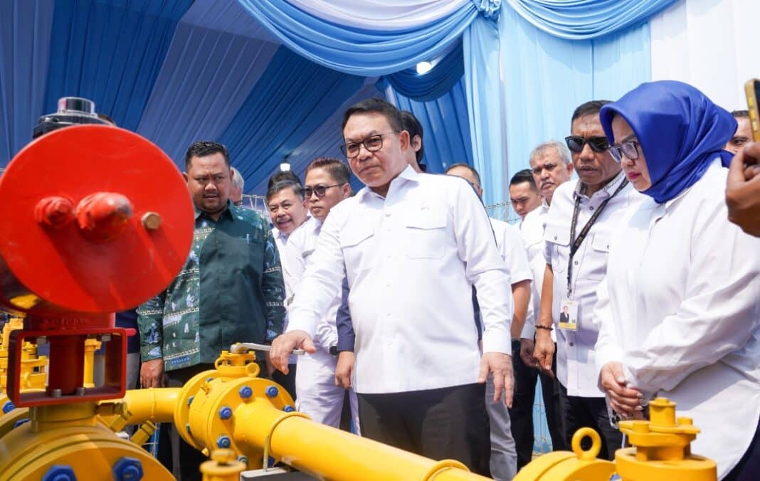 Kepala Staf Kepresidenan Jenderal TNI (Purn.) Prof. Dr. Dudung Abdurachman meninjau kesiapan pengoperasian Jaringan Gas Bumi Rumah Tangga (Jargas) di Kabupaten Gresik, Jawa Timur, Jumat (18/9/2026).