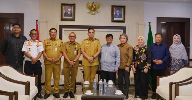 Wali Kota Medan Rico Tri Putra Bayu Waas menerima audiensi POGI Sumatera Utara di Balai Kota Medan, Senin (28/9/2026), membahas edukasi kesehatan reproduksi dan agenda Spark Campus 2026.