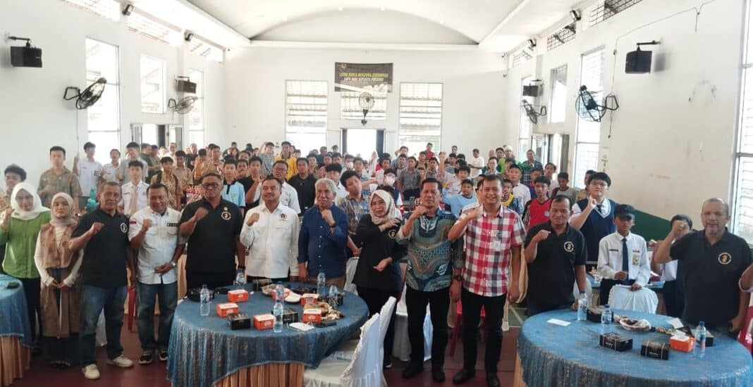 Ketua PWI Sumut H Farianda Putra Sinik membuka Turnamen Catur SIWO PWI Sumut-STOK Bina Guna Medan yang memperebutkan Piala Ketua PWI Sumut di Aula STOK Bina Guna Medan, Jumat (4/9/2026).