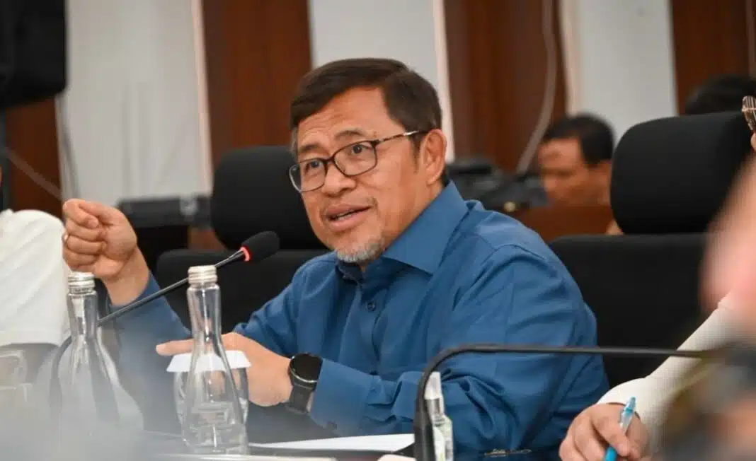 Ketua BAM DPR RI Ahmad Heryawan saat menyampaikan dorongan agar BNI melanjutkan mediasi sengketa pinjaman antara PT Manolo Putra dan sejumlah debitur serta mendalami dugaan keterlibatan tiga pegawai bank. (Foto: Ridwan/Karisma)
