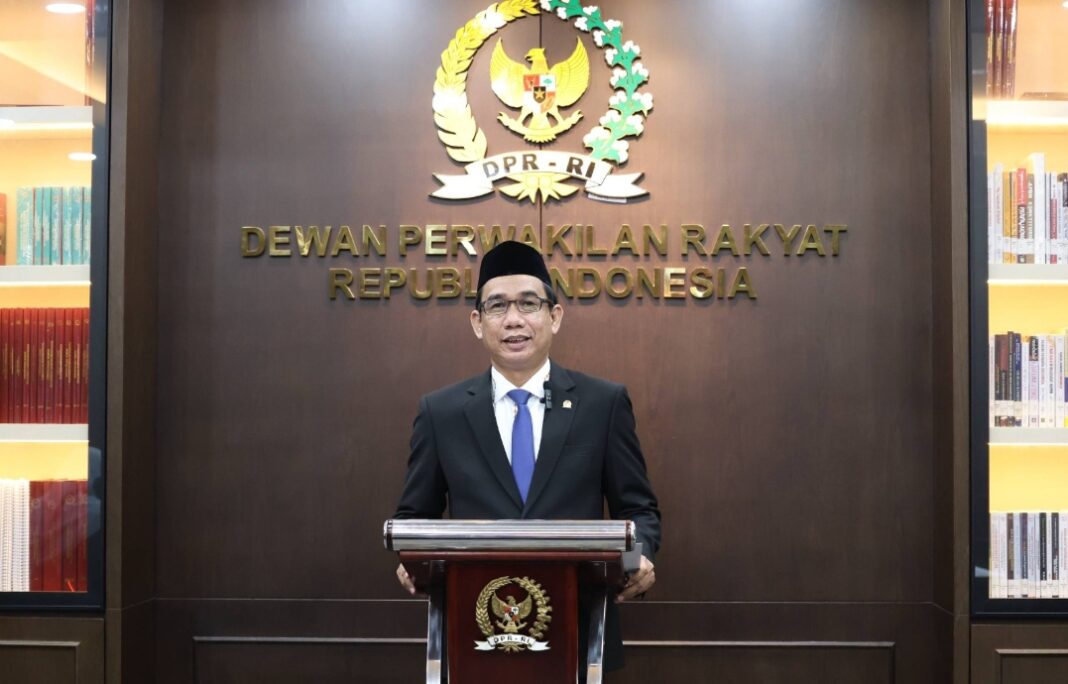 Kuasa Hukum DPR RI Rudianto Lallo menyampaikan keterangan DPR dalam sidang pengujian undang-undang di Mahkamah Konstitusi terkait kewajiban pembayaran berdasarkan putusan pengadilan yang telah berkekuatan hukum tetap. (Foto Dok. Karisma/jk)