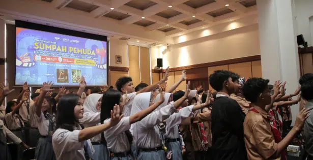 Kegiatan edukasi antikorupsi melalui pemutaran film pendek ACFFEST dan tur Museum Bank Indonesia di kawasan Kota Tua, Jakarta, Rabu (28/10/2026), diikuti sekitar 100 pelajar dari SMAN 17 Jakarta dan SMK Candra Naya untuk menumbuhkan nilai kejujuran, tanggung jawab, dan integritas sejak dini. (Foto Dok. Web. KPK.RI)