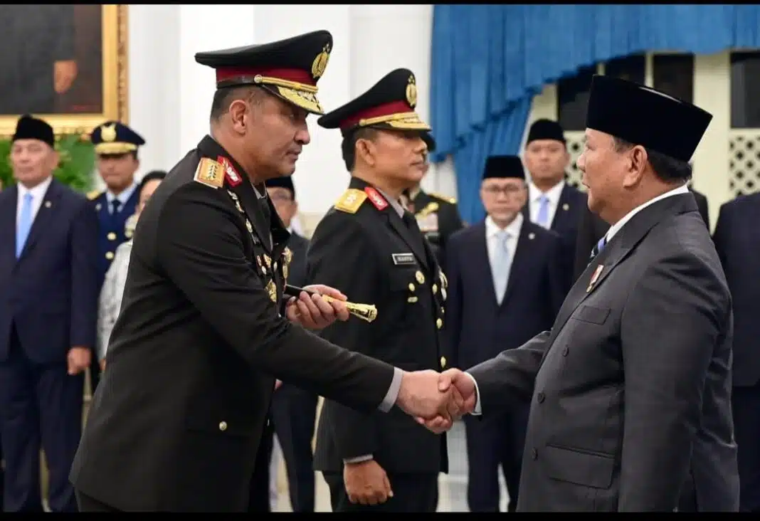 Presiden Prabowo Subianto melantik Suyudi Ario Seto sebagai Kapolri dan Wahyu Hadiningrat sebagai Wakapolri di Istana Negara, Jakarta, Kamis (1/10/2026). Suyudi juga mendapat kenaikan pangkat menjadi Jenderal Polisi.