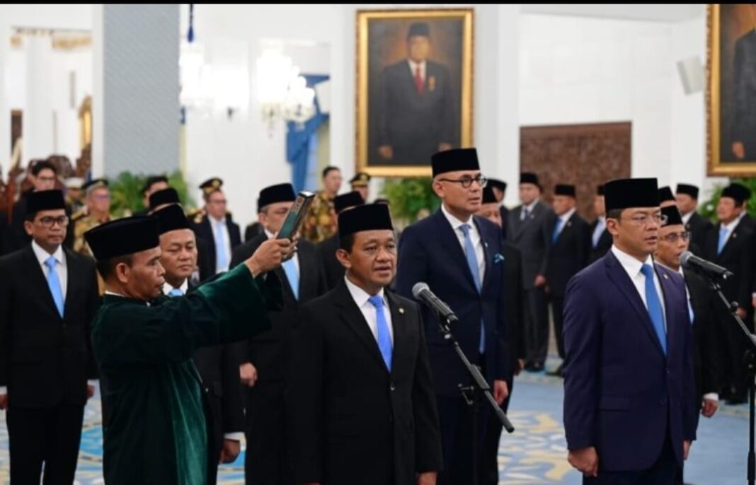 Presiden Prabowo Subianto melantik 10 menteri dan wakil menteri Kabinet Merah Putih di Istana Negara, Jakarta, Kamis (1/10/2026), berdasarkan Keputusan Presiden Nomor 104/P Tahun 2026