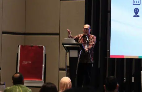 Wakil Ketua KPK Agus Joko Pramono menyampaikan pentingnya penguatan integritas dan persaingan usaha yang sehat dalam dialog publik mengenai revisi UU Tipikor bersama UNODC, IGCN, IIAC, dan pemangku kepentingan sektor swasta di Jakarta, Selasa (27/10/2026). (Foto Dok. WEb. KPK.RI)