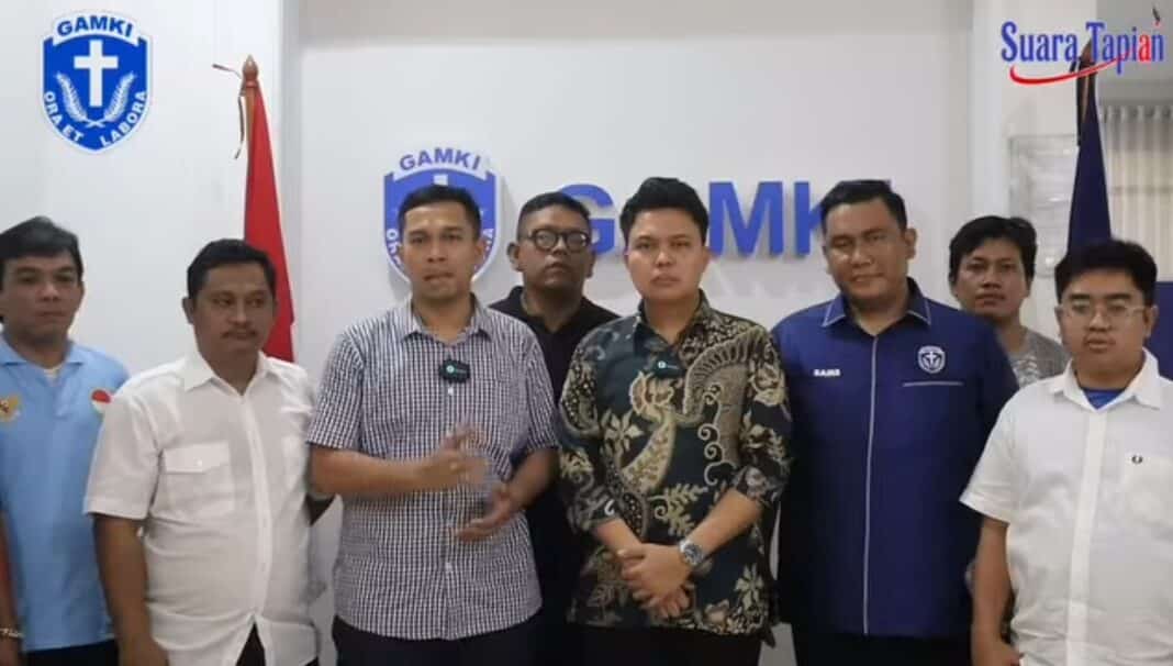 Ketua Umum DPP GAMKI Sahat M.P. Sinurat dan jajaran lainnya menyampaikan sikap organisasi terkait kasus intoleransi dan penutupan rumah ibadah dalam FGD di Sekretariat DPP GAMKI, Menteng, Jakarta Pusat, Jumat (2/10/2026).