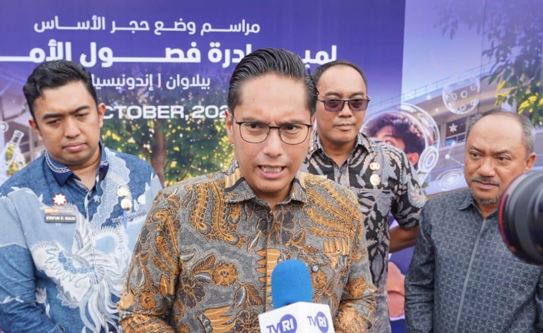 Wali Kota Medan Rico Tri Putra Bayu Waas menyampaikan imbauan kepada masyarakat agar mengurangi aktivitas di luar ruangan, menggunakan masker, dan menjaga kesehatan menyusul memburuknya kualitas udara di Kota Medan, Kamis (15/10/2026).
