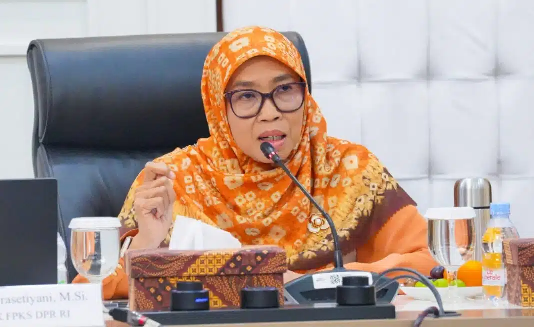 Anggota Komisi IX DPR RI Netty Prasetiyani Aher mendukung kajian MUI terkait penggunaan vape serta mendorong pengawasan produk dan edukasi kesehatan untuk melindungi generasi muda.