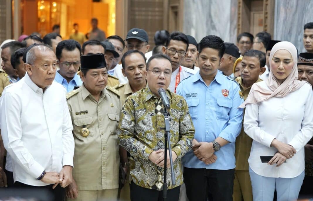 Wakil Ketua DPR RI Sufmi Dasco Ahmad menyampaikan pidato kebangsaan dalam peringatan 98 Tahun Sumpah Pemuda di Jakarta, Rabu (28/10/2026). Dalam pidatonya, Dasco menekankan pentingnya menjaga persatuan nasional, memperkuat ketahanan menghadapi tantangan global, serta meningkatkan kerja sama antarparlemen ASEAN. (Foto: Yoga/Karisma)